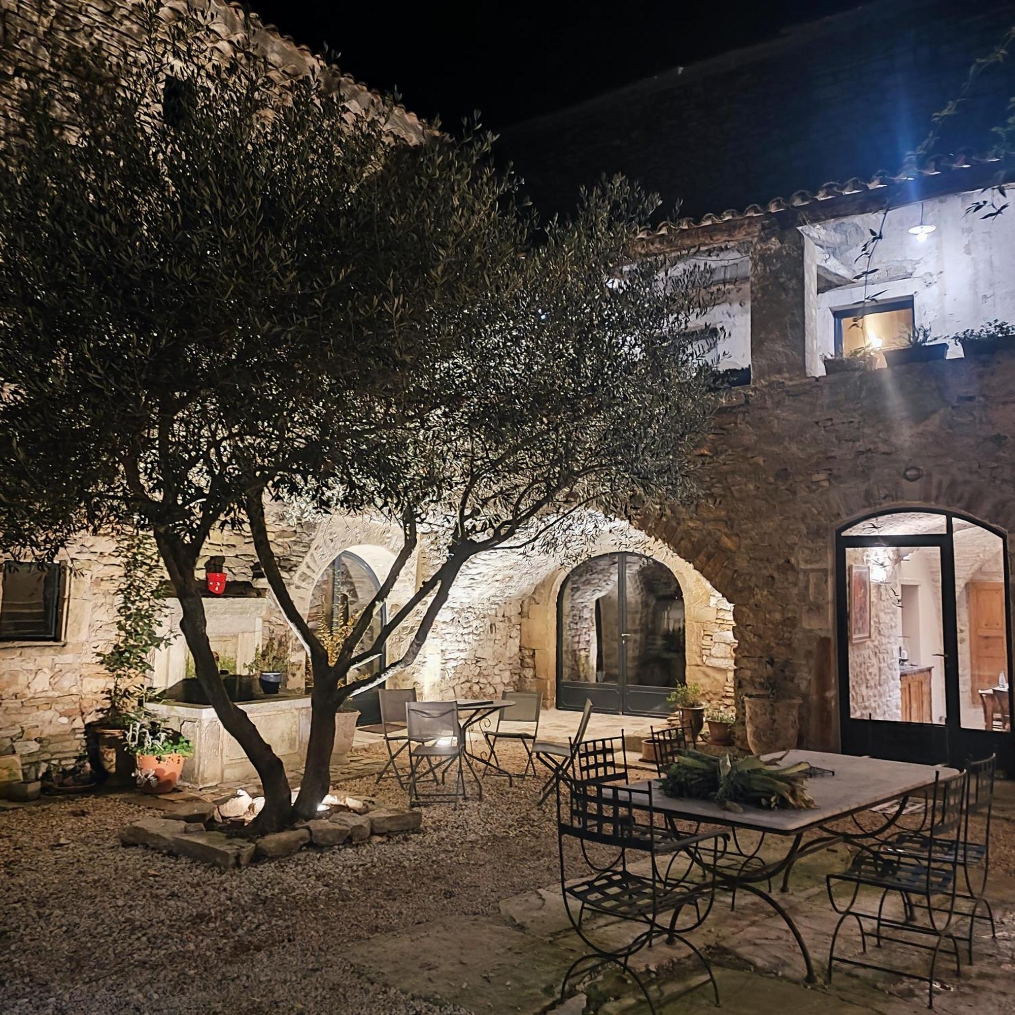 Hotel Magnanerie De Sainte Croix Exterior foto